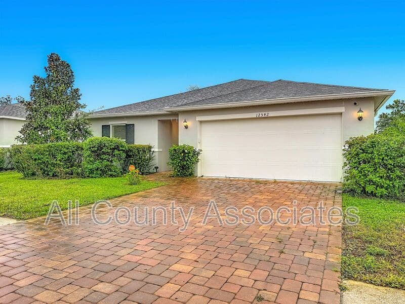 Hudson House: 12542 Achasta Blvd