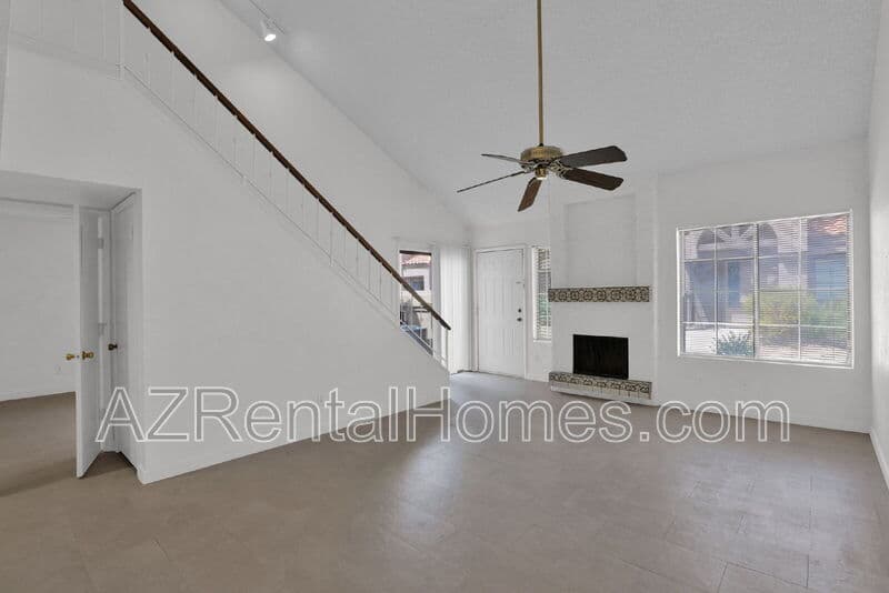 Tempe Condo: 819 N College Ave #I-121