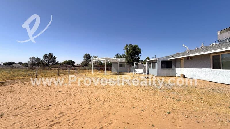 Apple Valley House: 12406 Pawnee Rd