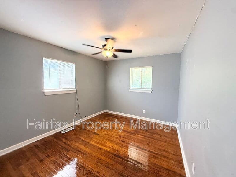 Durham House: 2308 Nebo St