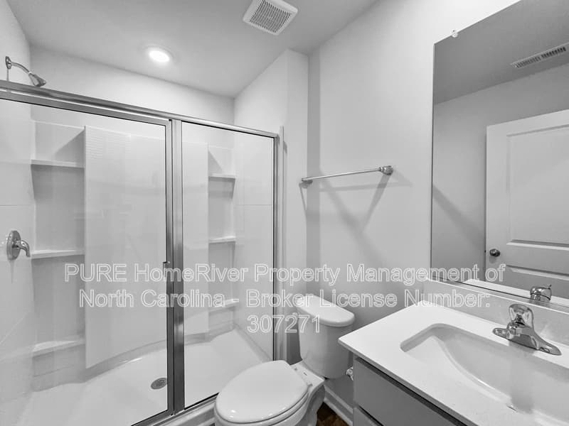 Winston Salem House: 4716 Mount Hope Dr
