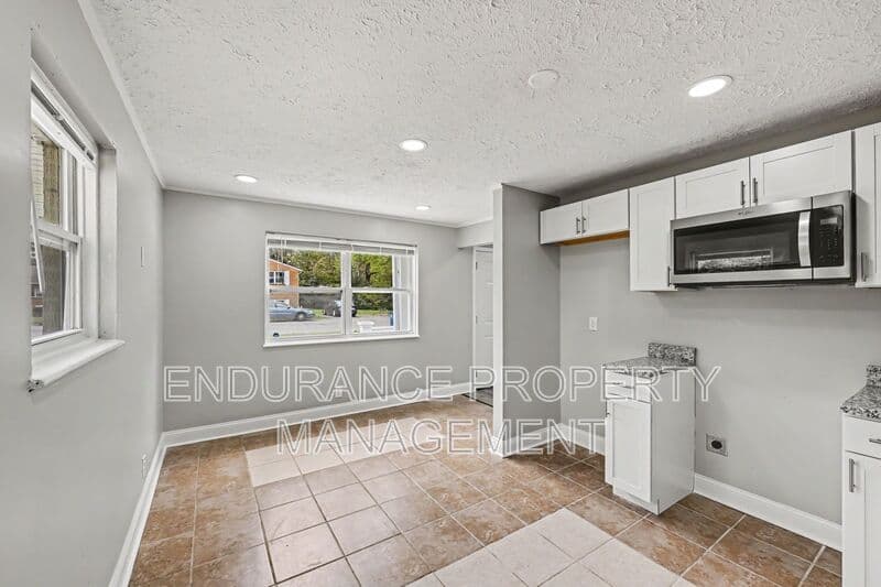 Dayton House: 1625 Linnbrook Dr