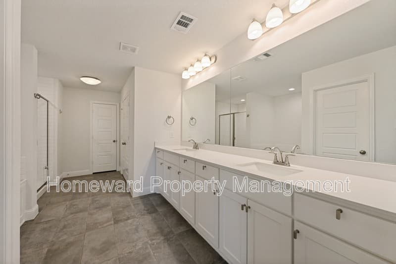 Arlington House: 6834 Neal's Way