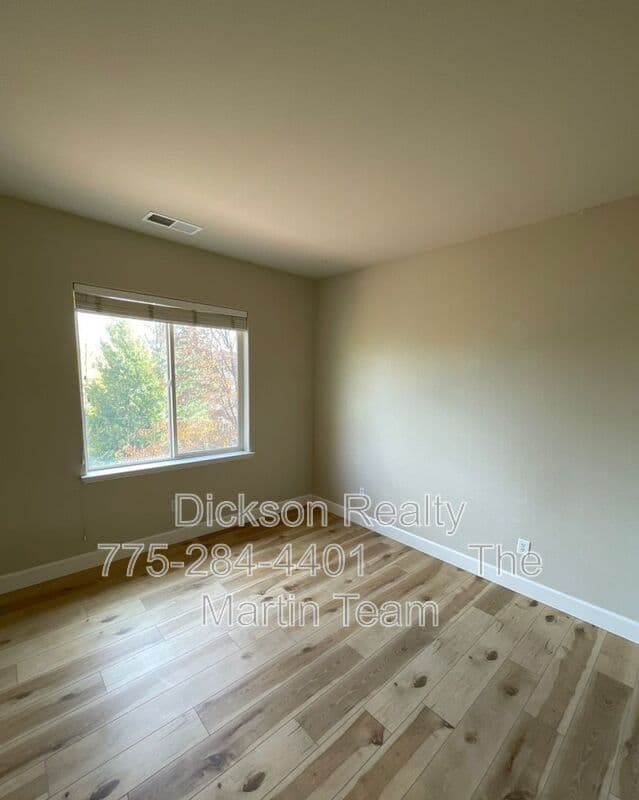 Reno House: 1850 Sun Shadow Court