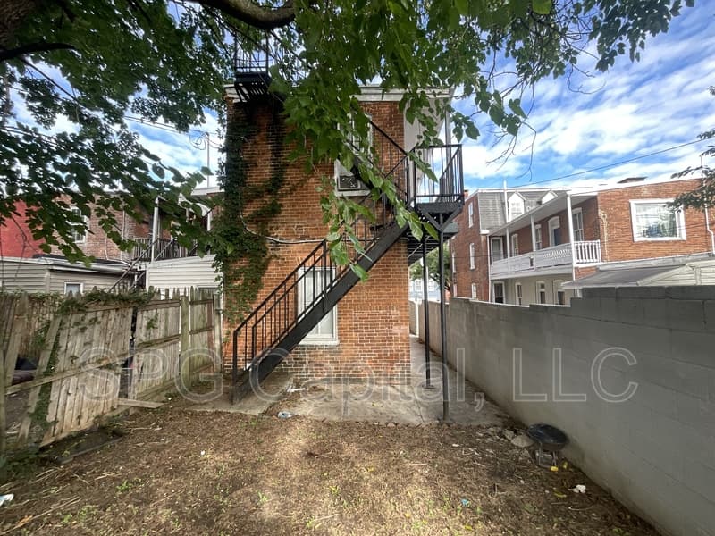 York Condo: 336 W Philadelphia St, York - 1st Fl