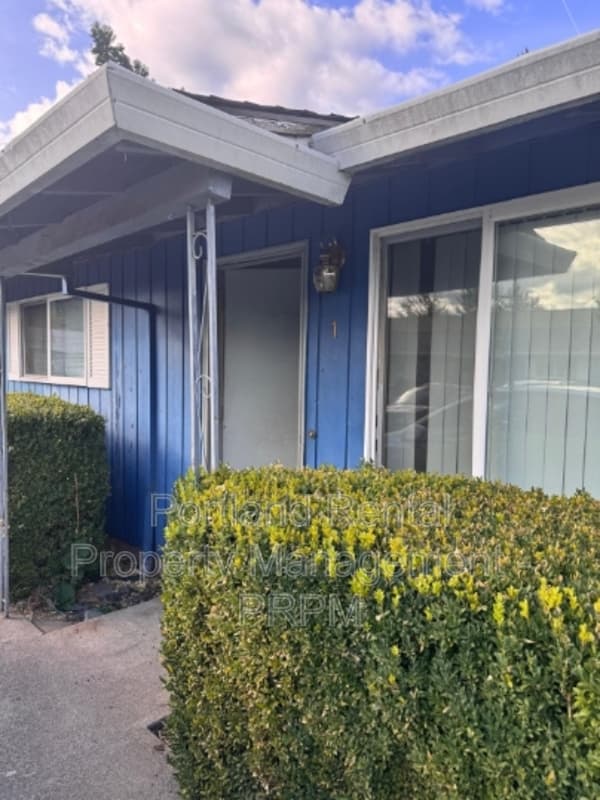 Hillsboro Condo: 883 Southeast 11th Avenue - 9