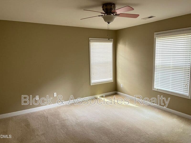 Cary House: 936 Bentbury Way