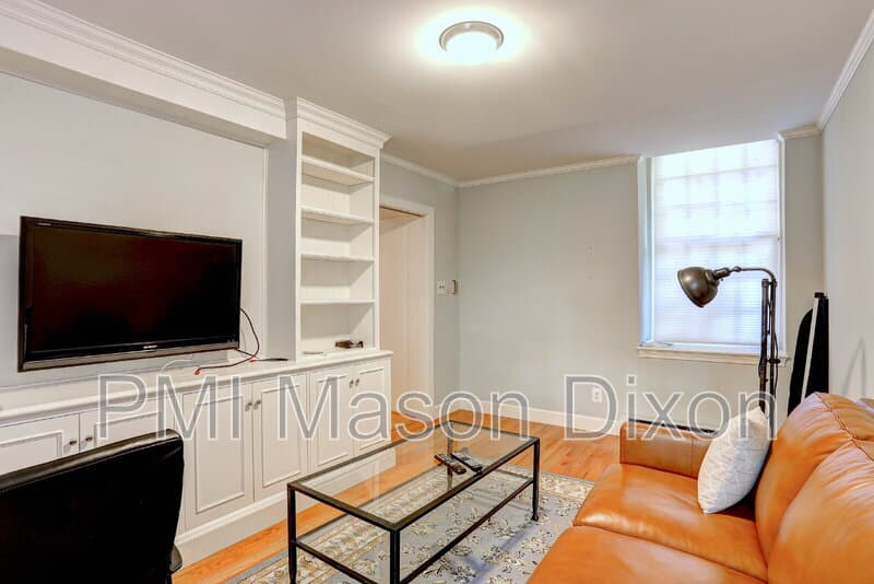 Baltimore House: 5304 Springlake Way