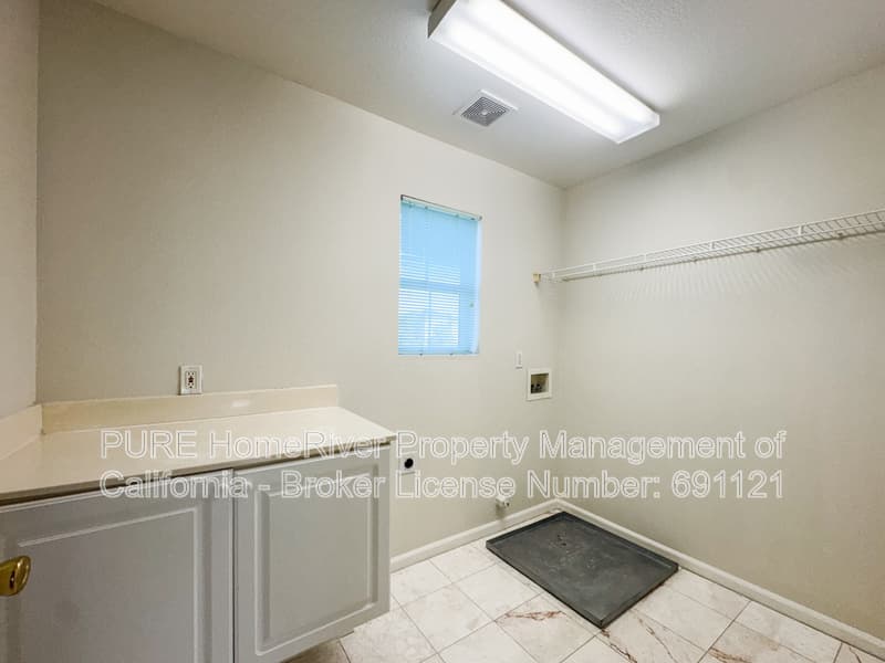 Sacramento House: 4900 Trouville Ln