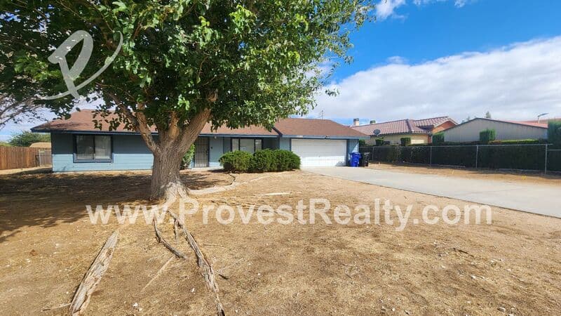 Victorville House: 13269 Llano Rd