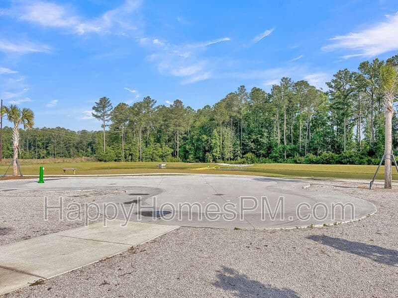 Summerville House: 509 Red Twig Rd