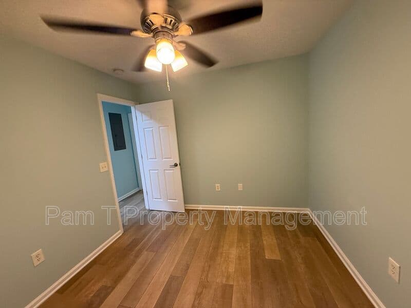 Savannah House: 2311 Tennessee Ave
