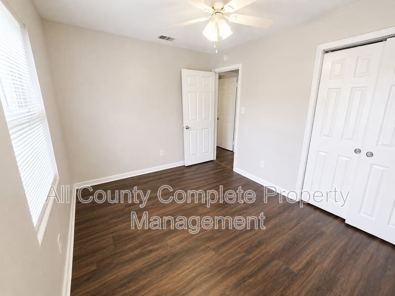 Jacksonville House: 10415 Briarcliff Rd E