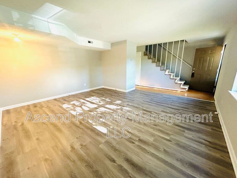 Hixson House: 4653 Cary Lane