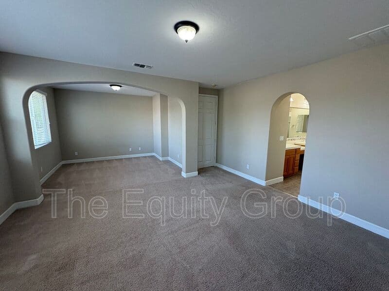 Visalia House: 3116 W Buena Vista