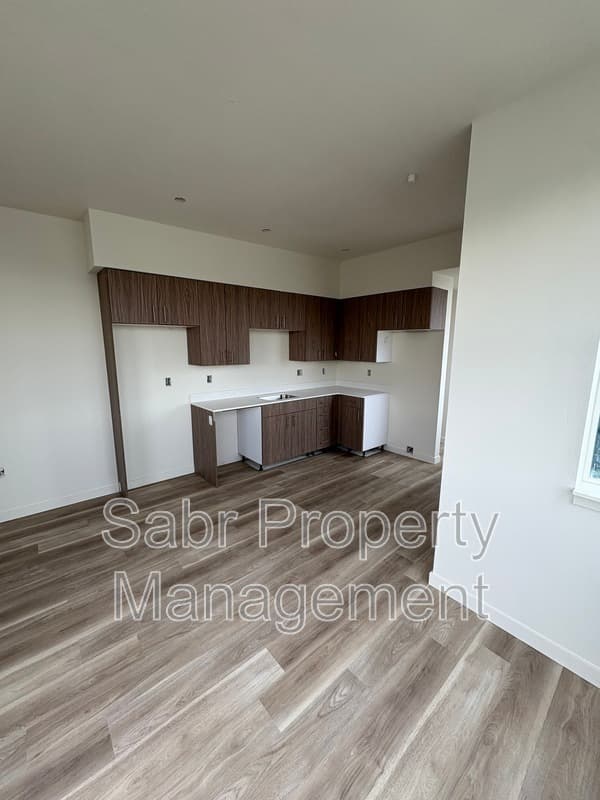 Portland Apartment: 1520 N Bryant St