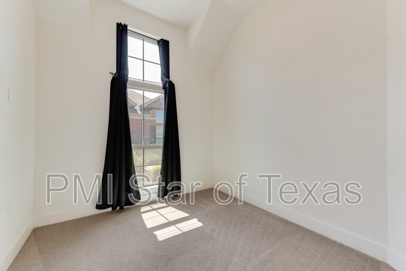 Arlington Townhome: 889 Birds Fort Trail