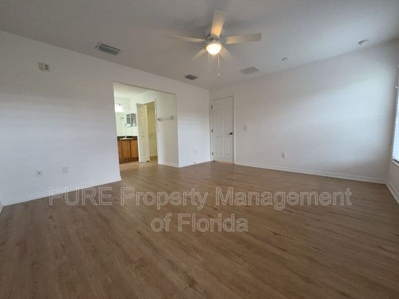 Ocala House: 15939 SW 14th Avenue Rd