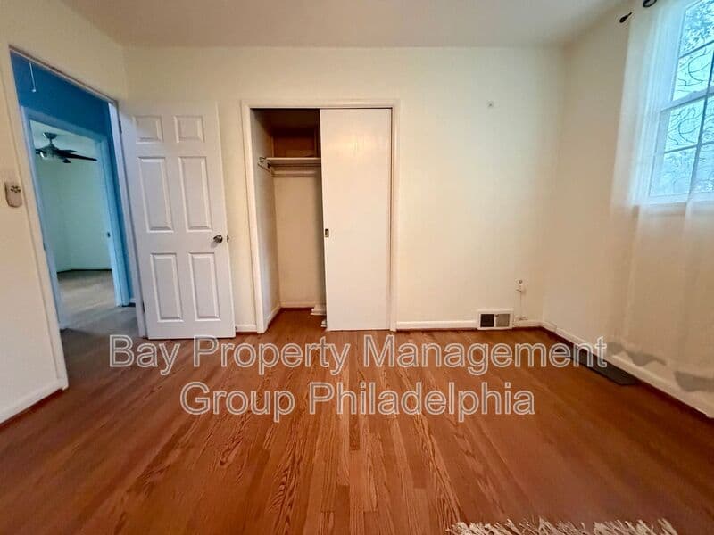 Glenside House: 300 Winding Way