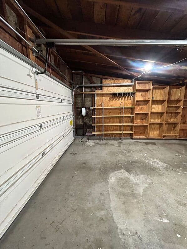 La Mesa House: 4040 Yale Ave