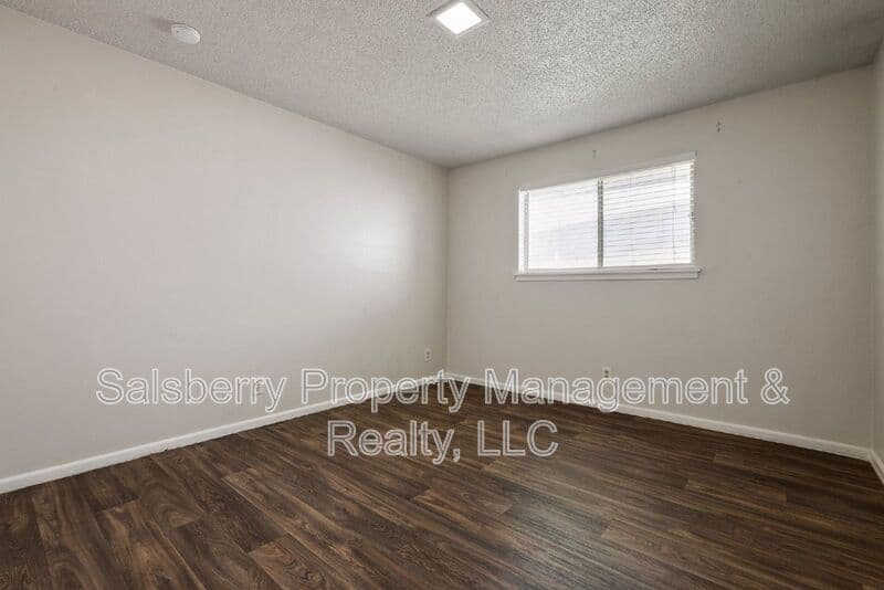 Fort Worth House: 4913 Westlake Drive