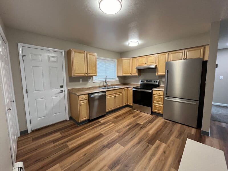 Anchorage House: 516 E 10th Ave