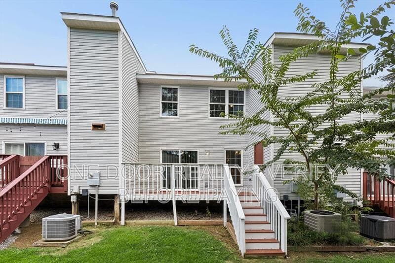 Williamsburg Townhome: 5306 Aden Court