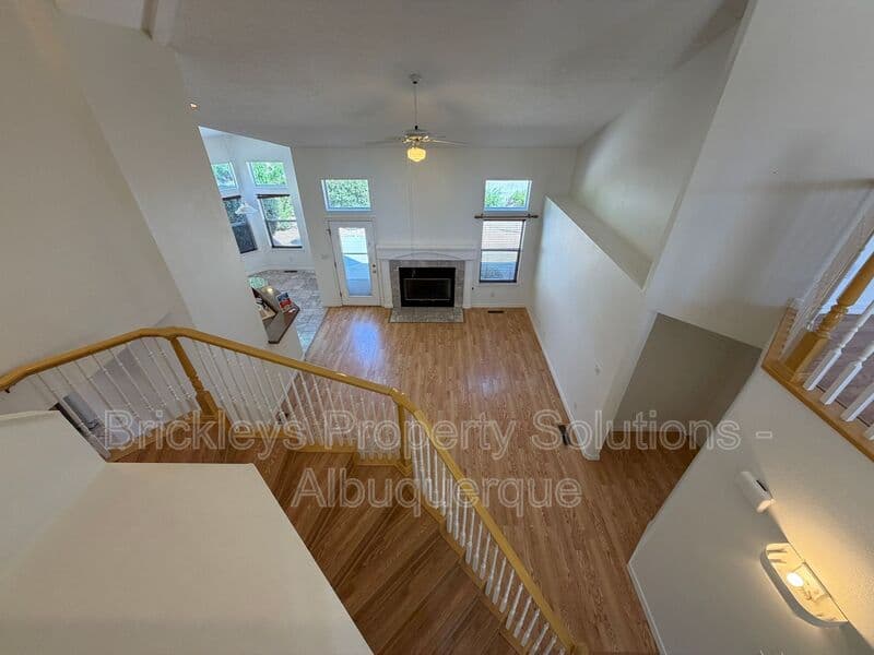 Albuquerque House: 6517 Glen Oak NE