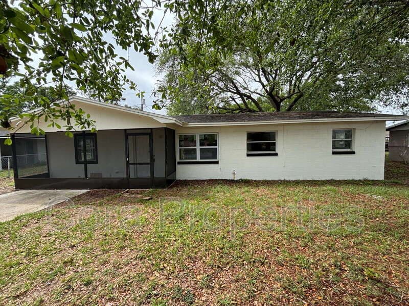 Lake Wales House: 2436 Lilly Street