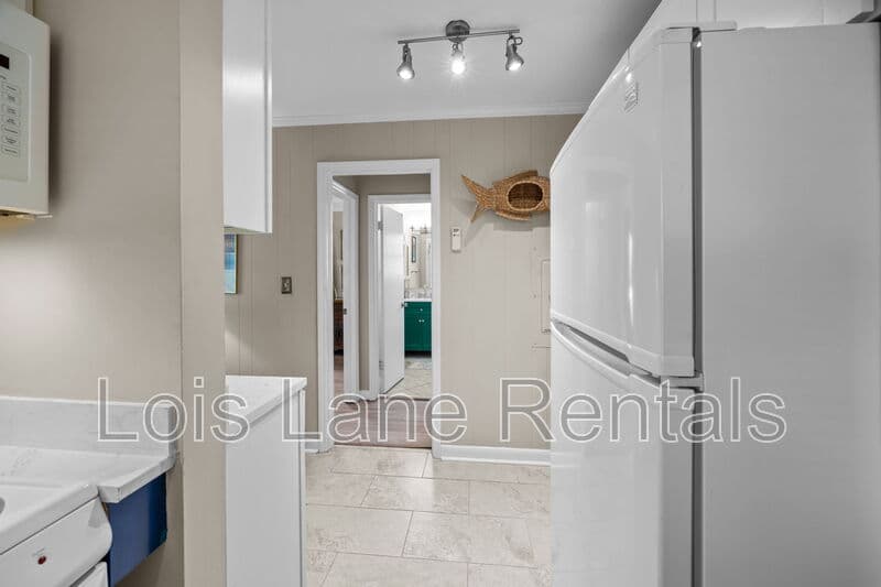 Charleston Condo: 874 Colony Drive, #B16