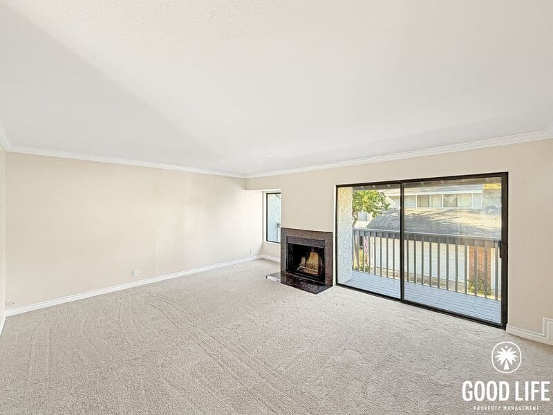 La Jolla Townhome: 8013 Caminito Gianna