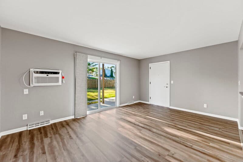 Rockford Condo: 3111 Jacqueline Drive - 2