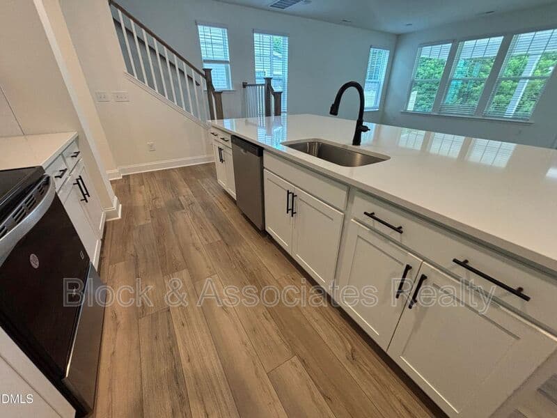 Raleigh House: 5128 Ranger Grove Way