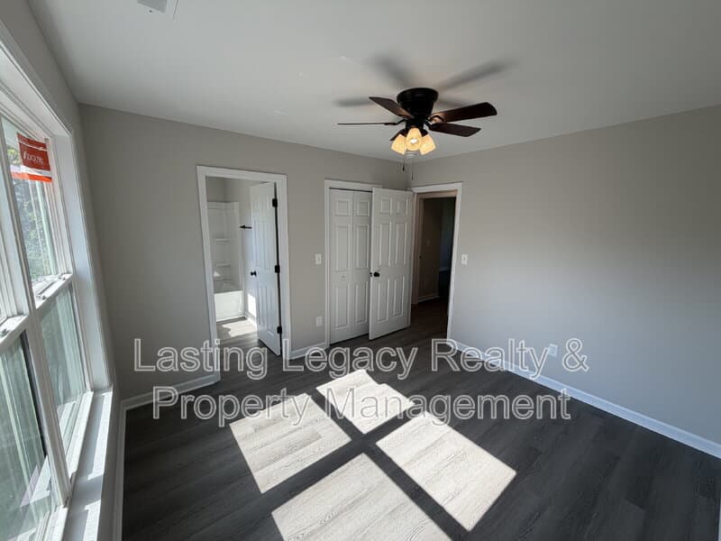 Winston-Salem House: 2036 Harrison Ave
