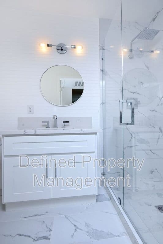 Santa Monica Condo: 834 4Th Street