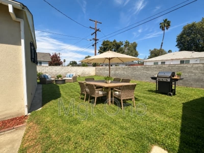 Riverside House: 4406 Kansas Ave.