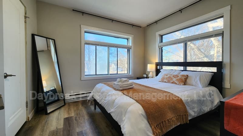 Fargo Condo: 1258 10th St. North - 204 (F)
