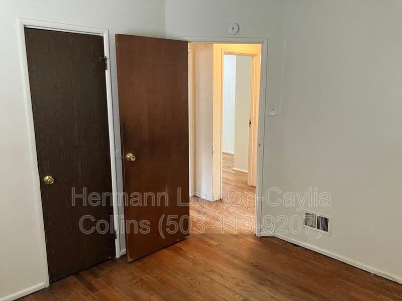 Saint Louis House: 234 Connolly Drive