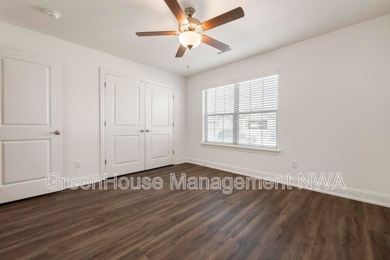 Siloam Springs House: 710 W Jillian Street