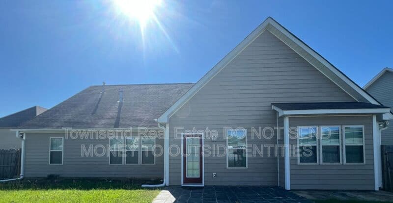 Fayetteville House: 3416 Whispering Meadow Lane
