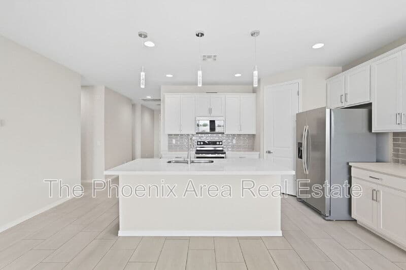 Maricopa House: 35786 W Santa Monica Ave