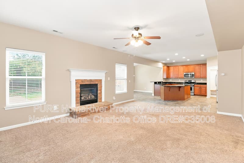Waxhaw House: 3007 Fallondale Rd