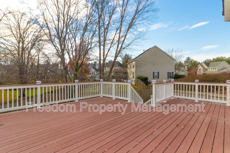 Warrenton House: 80 Brookshire Dr