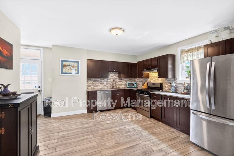 Pittsburgh House: 2835 Edwards Way