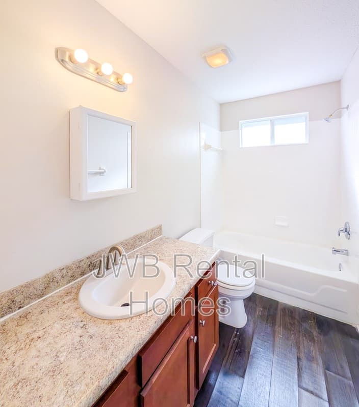 Jacksonville Townhome: 73 5th St W