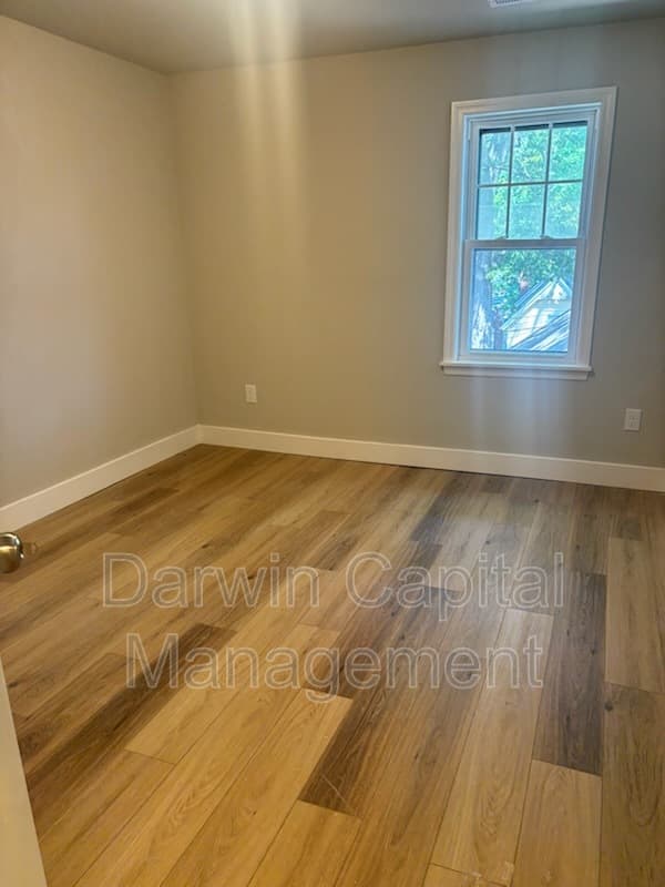 Pitman Condo: 166 East Avenue- B