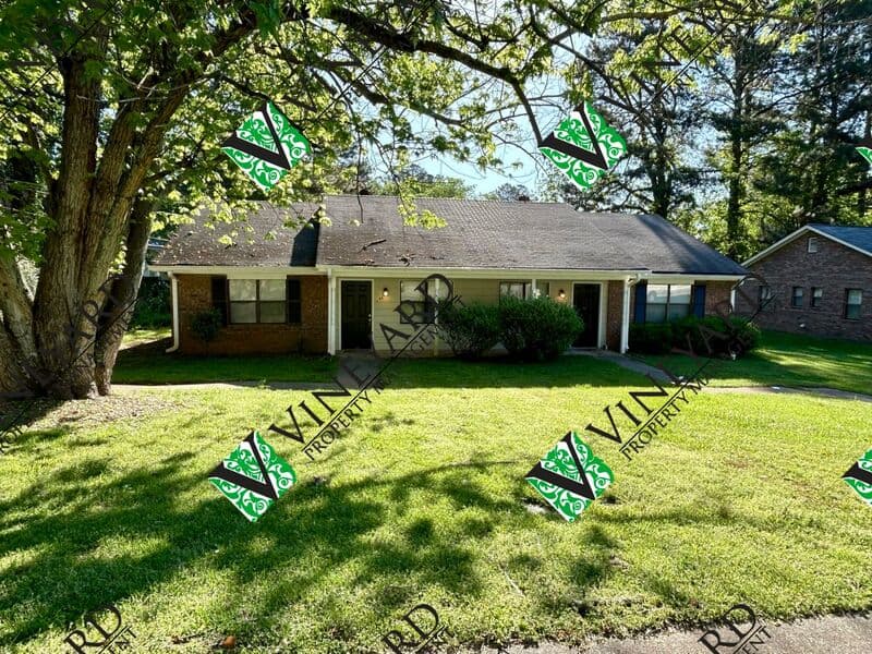 Marietta Condo: 166 Kimberly Way SW