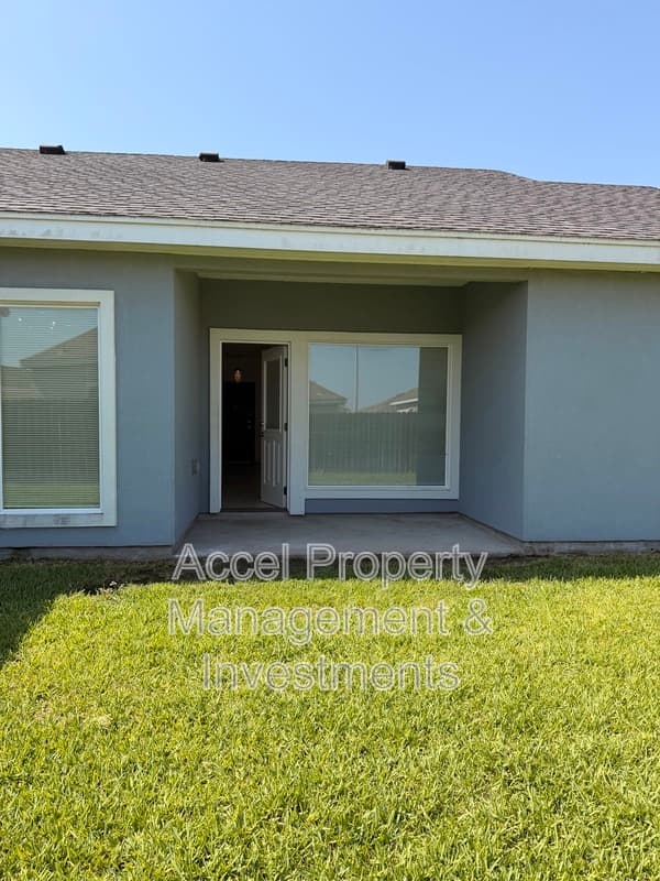 Donna House: 418 Gonzalez Dr.