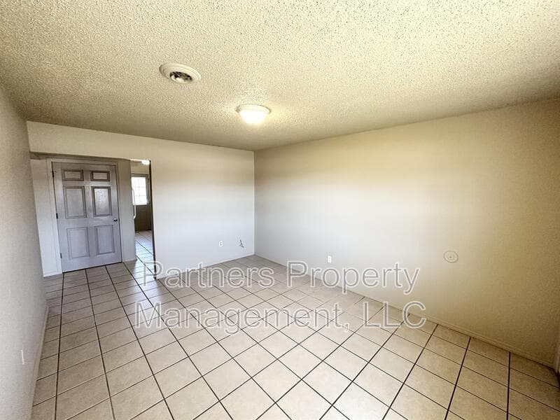 Gentry Condo: 95 Pine Avenue - 2