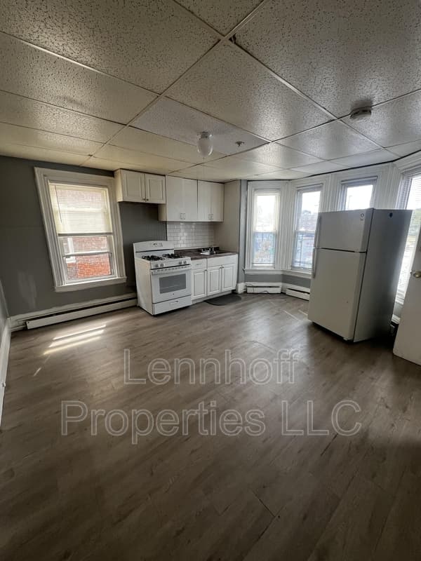 Lawrence Condo: 257 Broadway - 5